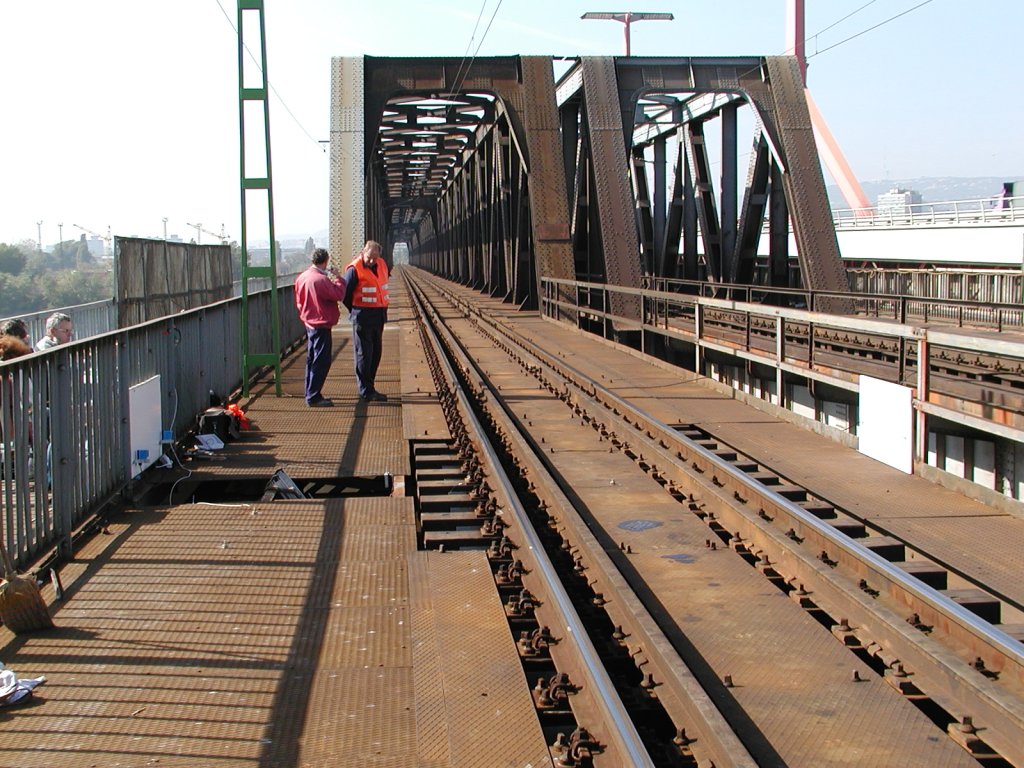 rezgésmérés a vasúti hídon