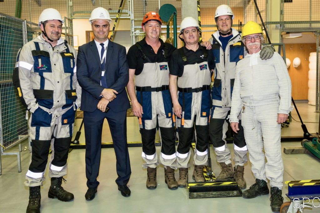 Németh Bálint laboratóriumvezető és kollégái